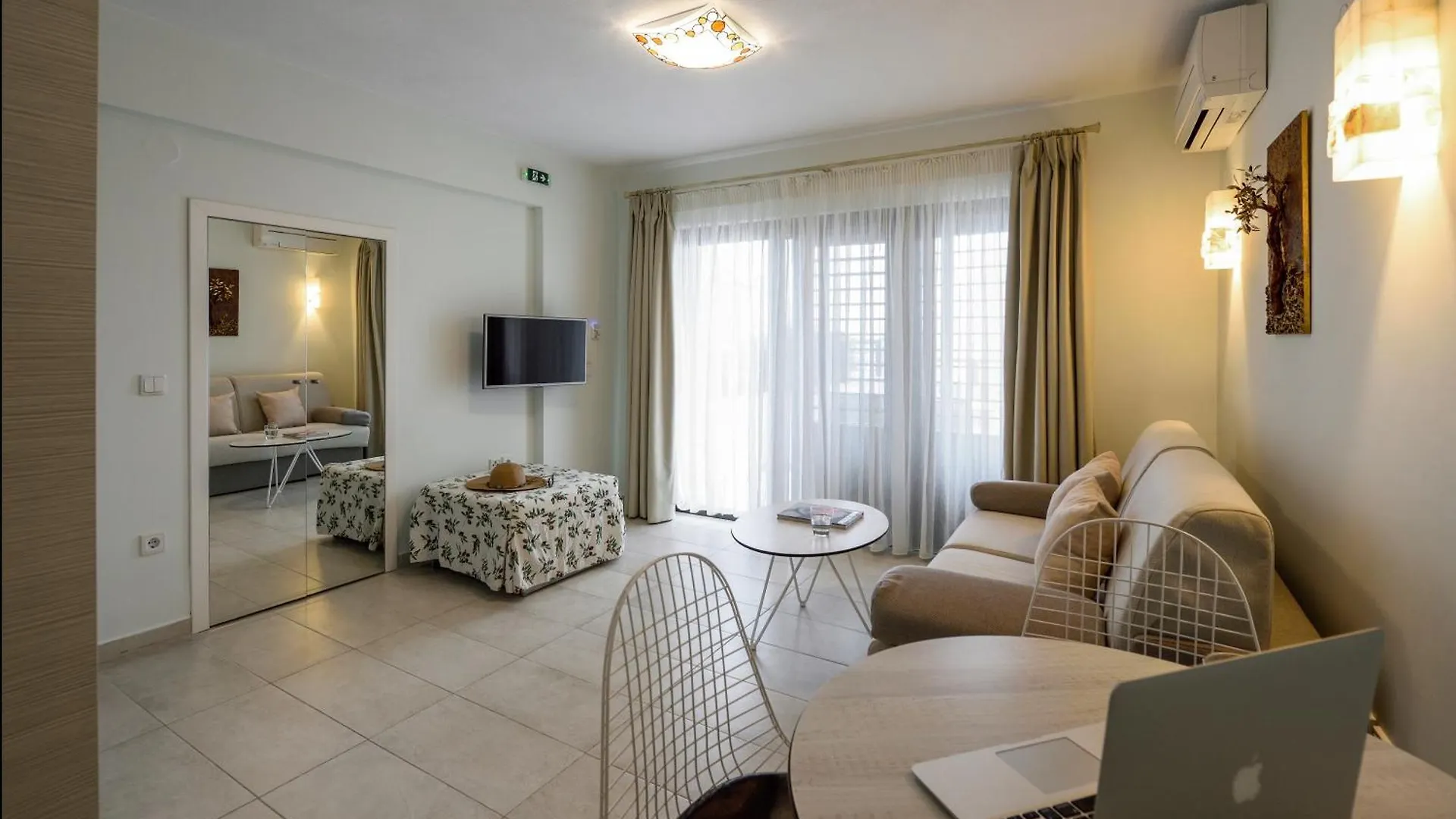 Elpiniki Luxury Apartments Nea Poteidaia Grecia