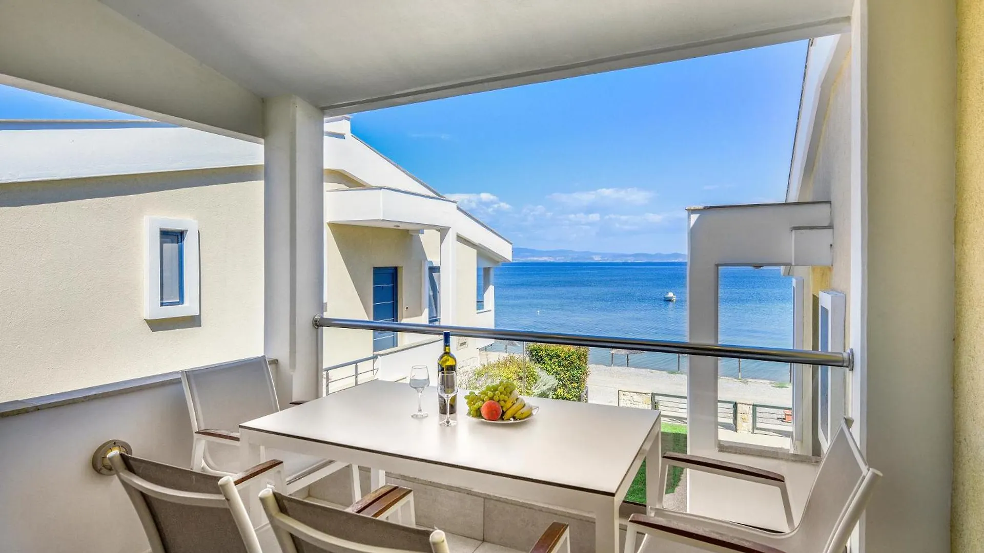 Elpiniki Luxury Apartments Nea Poteidaia